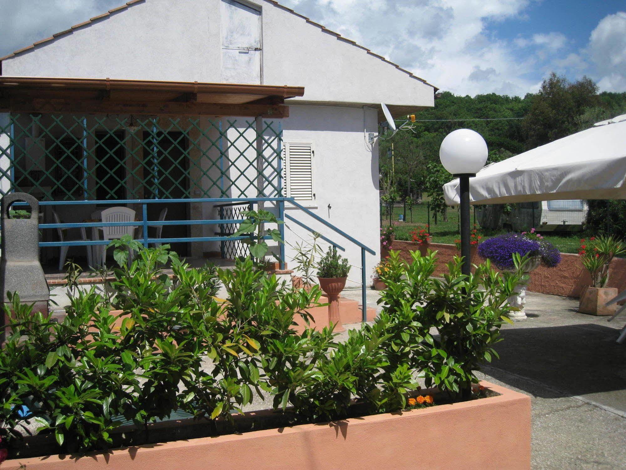 Casa Vacanze Mimose パリヌロ エクステリア 写真