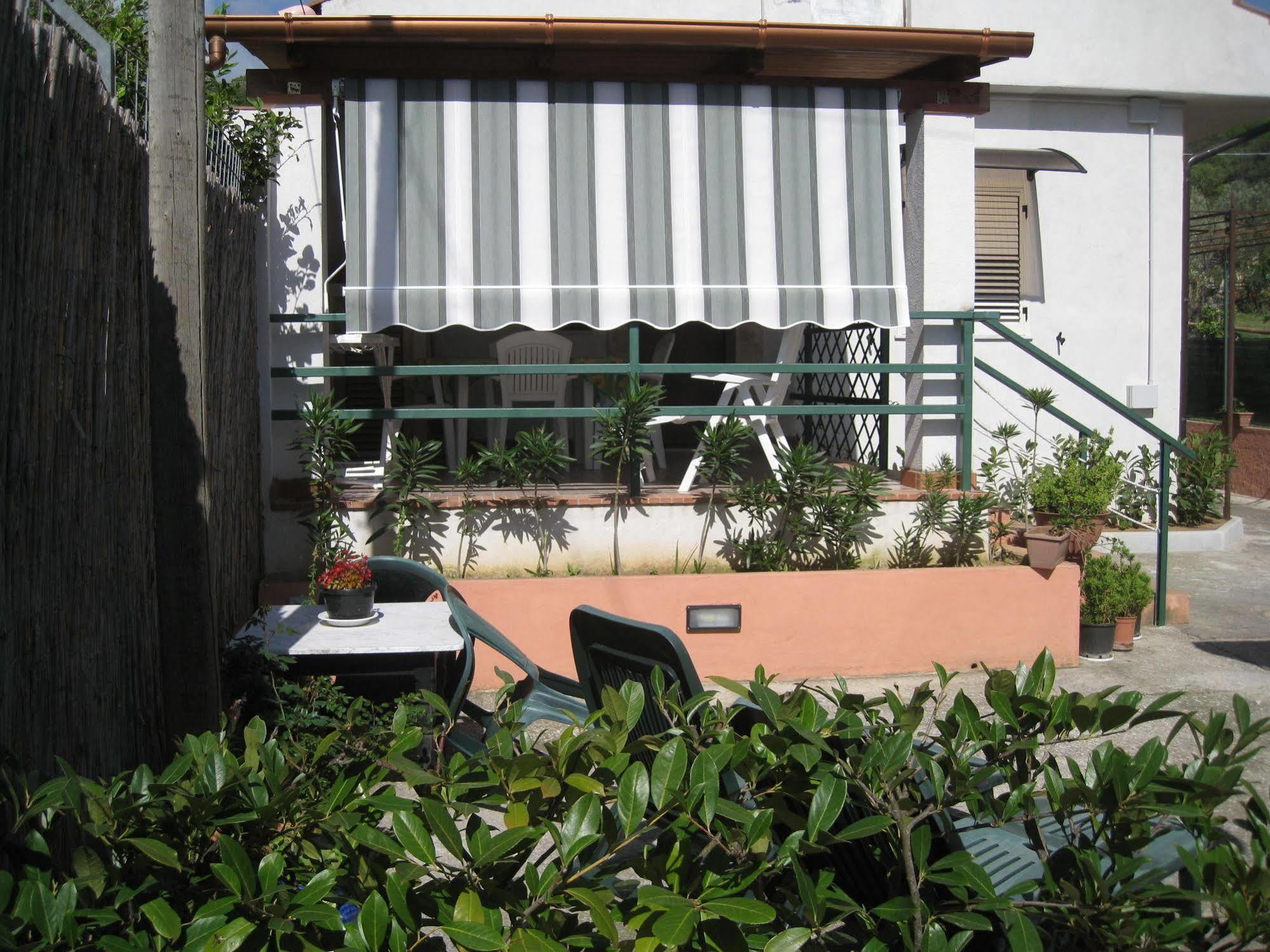 Casa Vacanze Mimose パリヌロ エクステリア 写真